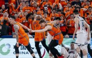 yl7703永利-CBA季后赛！上海男篮vs山东男篮，赛前带来上海男篮张镇麟、偰李永炜、怀特塞德以及山东男篮高诗岩的最新消息