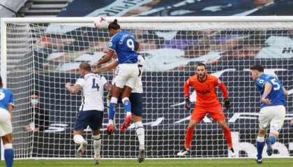 yl7703永利-【观察】习惯性晚节不保 穆帅为何难防定位球？