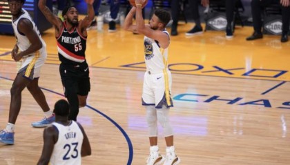 yl7703永利-侧翼防线被对手捅成蚂蜂窝 勇士面临棘手防守难题